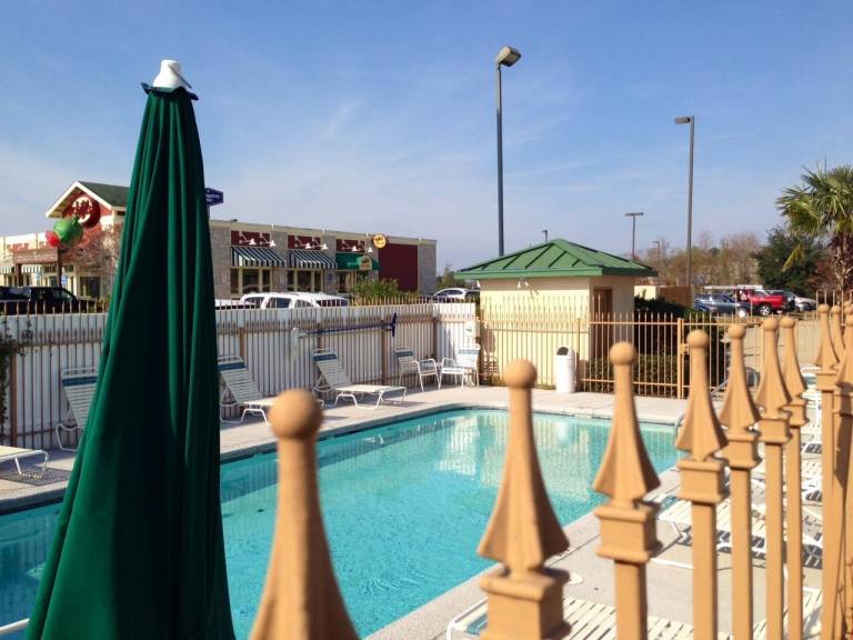 Magnuson Hotel Denham Springs — photo 4