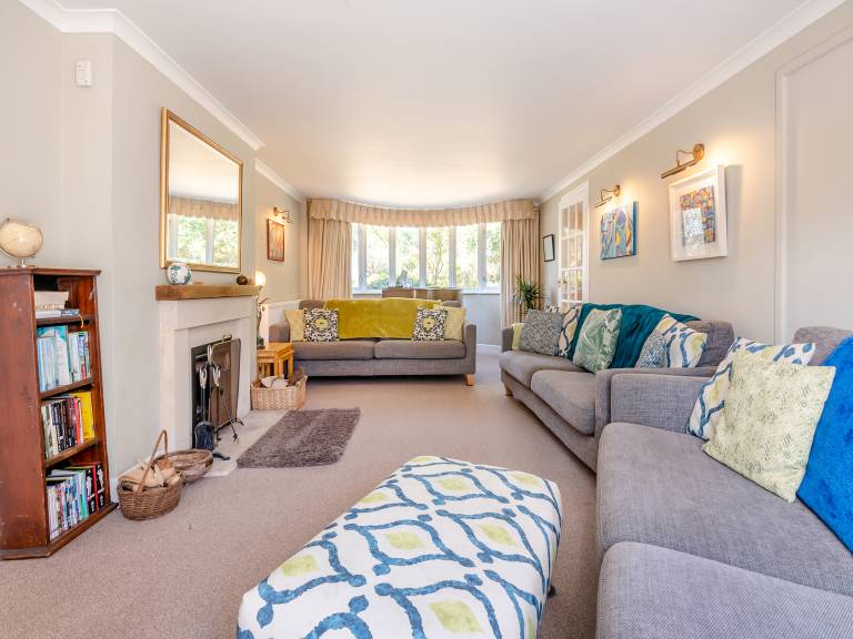 Family-oriented cottage with BBQ, garden & hot tub | River view | Dogs allowed — photo 4