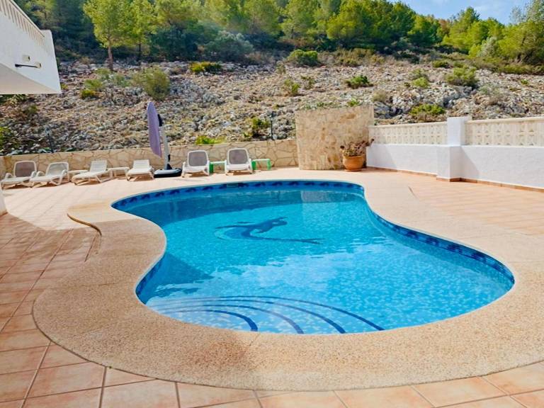 Villa with terrace & pool | Dogs allowed — photo 3