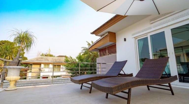 Charming villa with pool | Pets are welcome — photo 3