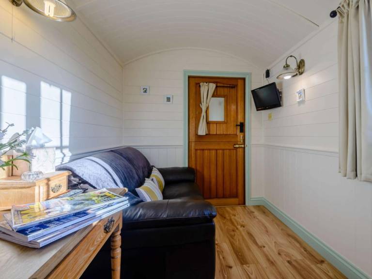 Cottage with hot tub, sauna & garden | Pets are welcome — photo 5