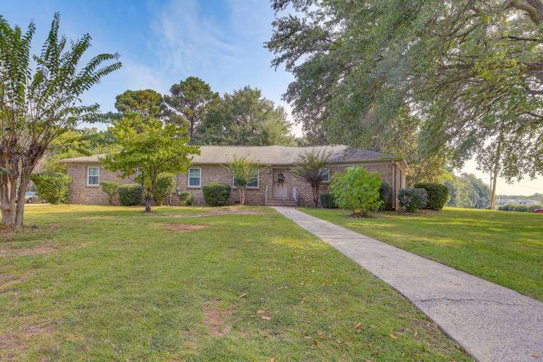 4 Mi to Dtwn Tuscaloosa: Home w/ Cozy Den! — photo 3