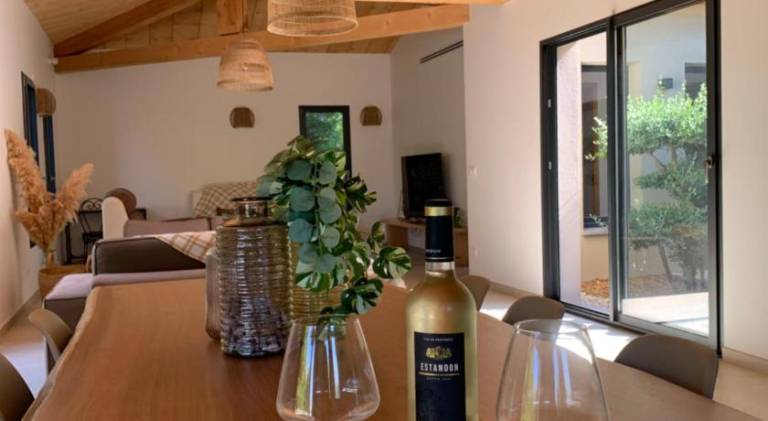 Fully equipped charming villa with terrace, barbeque & yard | Suitable for remote work | Pets allowed — photo 3