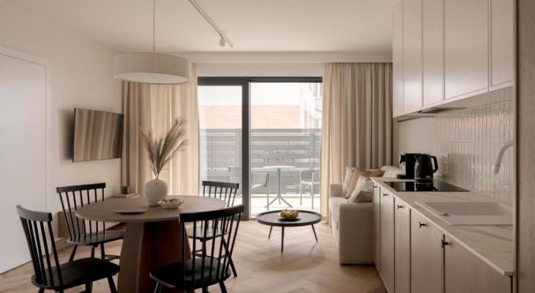 Apartment with patio | Pet-friendly — photo 3