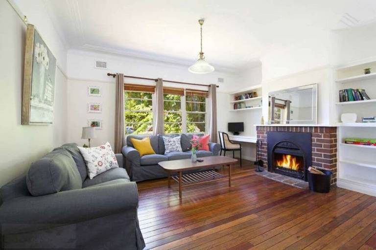House  Leura