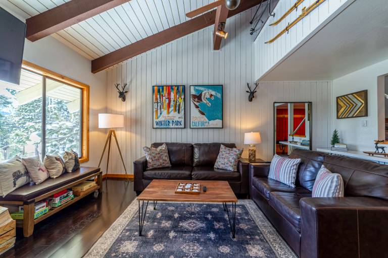Luxury 1+Loft Pet Friendly Mtn Retreat with Views! — photo 2