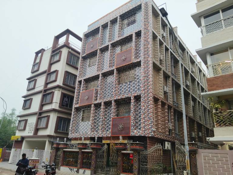 Hotel Rahi Crown by StaysEasy