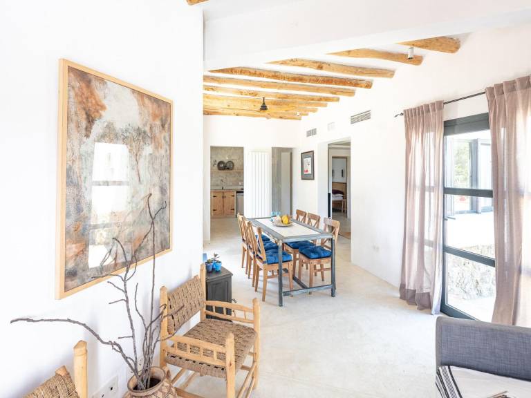 Fully equipped spacious vacation home with patio & garden | Pets allowed — photo 3