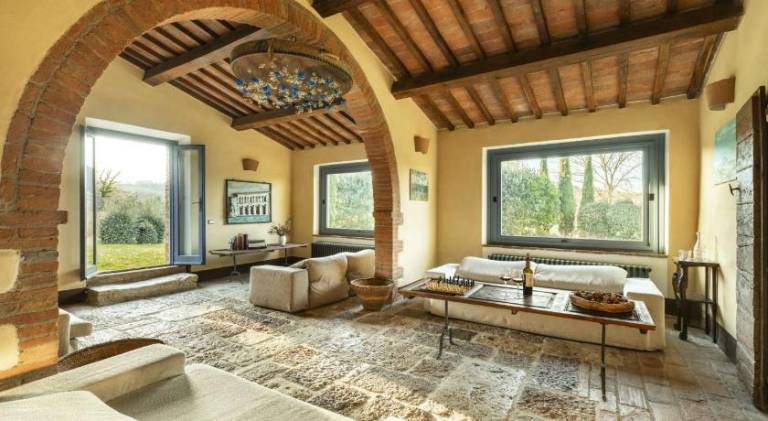Villa with pool & hot tub — photo 3