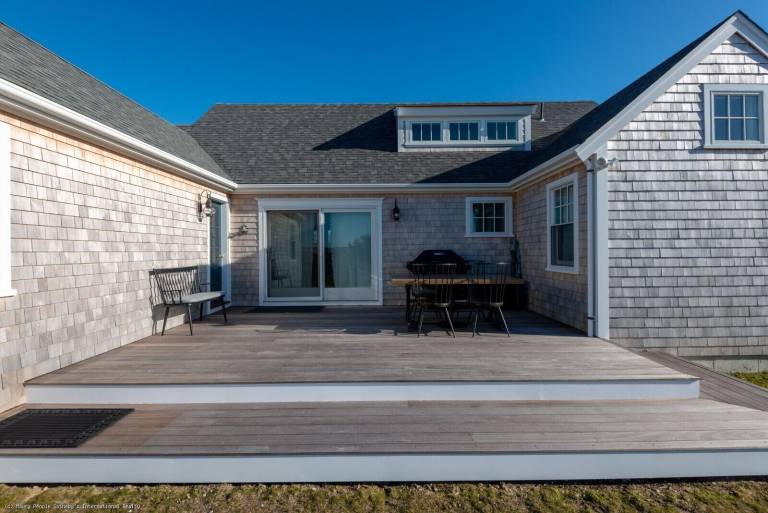 House Tom Nevers