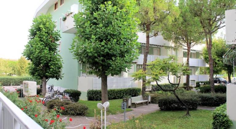 Apartment with terrace & yard | Beach nearby | Pets allowed — photo 4