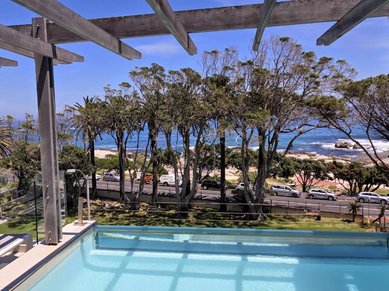 Serviced apartment Camps Bay