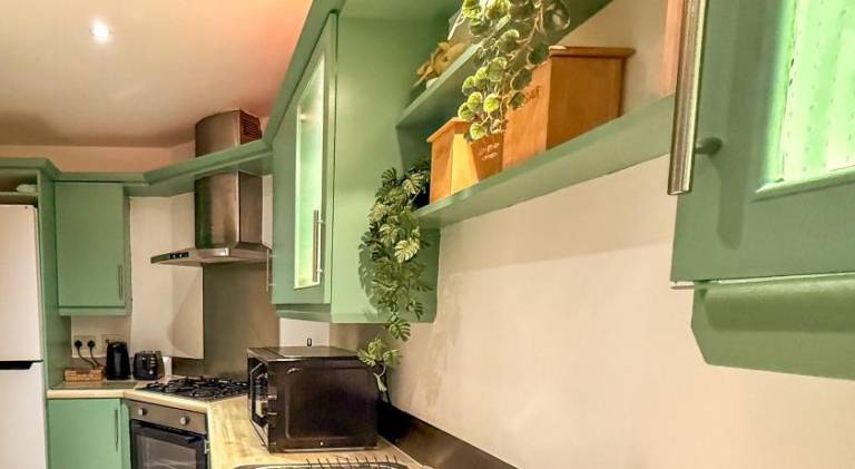 Tutu Suite - Stylish & Quiet City Centre 2 Bed Apartment I Free private Parking & Fast WiFi — photo 4