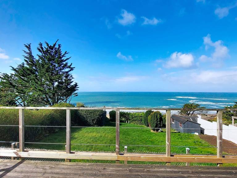 House with barbeque, yard & patio | Sea view — photo 3