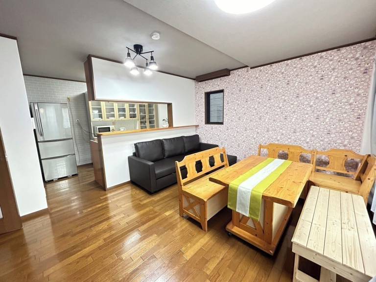 House 1 Chome-4 Hanazonominami