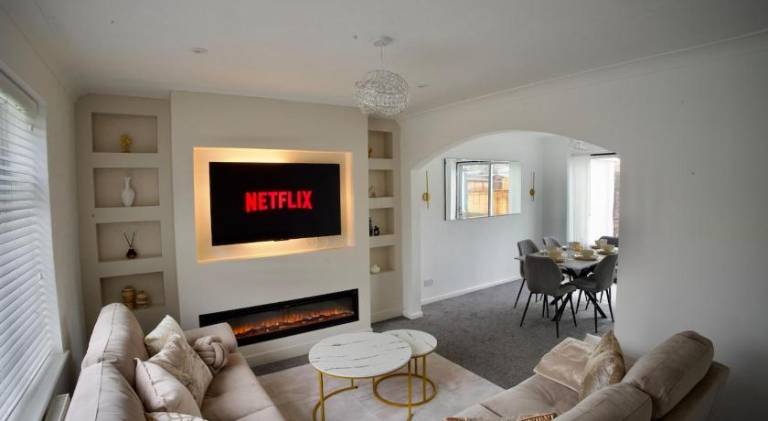 House with yard | Dogs allowed in Crawley