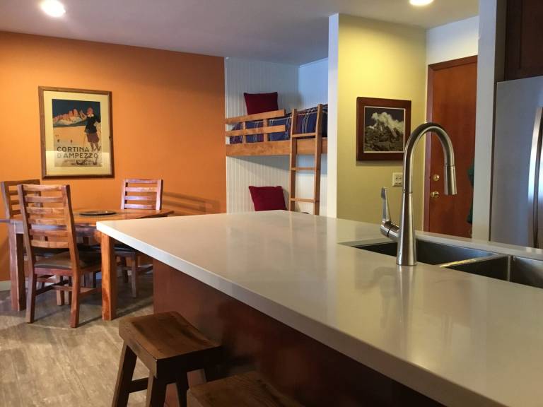 Child-friendly charming condo with private pool | Ski nearby | Pet-friendly — photo 4