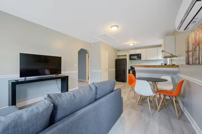 Child-friendly vacation home with yard | Dogs allowed in Durham, NC