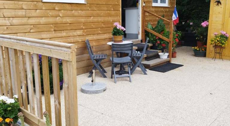 Charming apartment with patio | Pet-friendly — photo 2