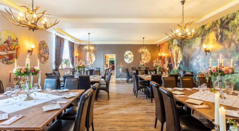 The Little Britain Inn Themed Hotel One of a Kind In Europe — photo 2