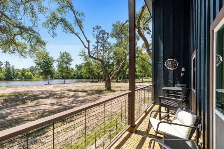 Cabin  Hammond