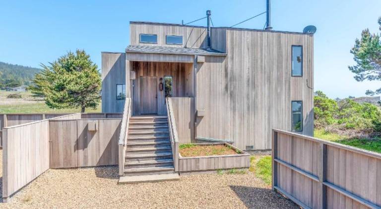 House with pool in Sonoma, CA