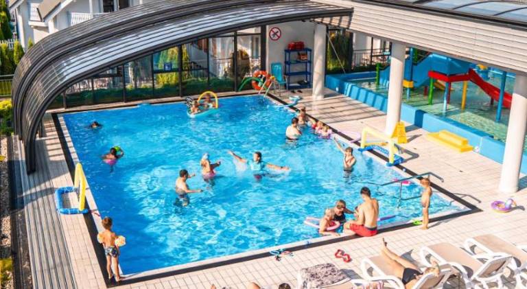 Lodge with barbeque, pool & patio | Next to the beach | Pets are welcome in Ustron