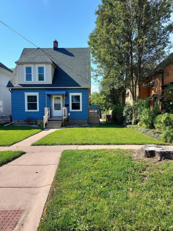 House  La Salle Township