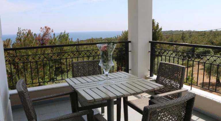 Holiday apartment with terrace, barbeque & garden — photo 5