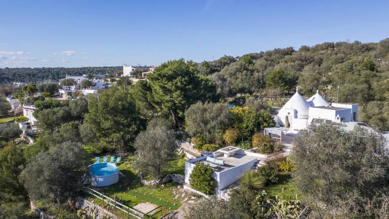 Intimate trullo with little pool and garden — photo 2