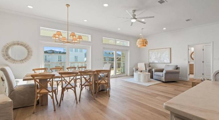 Vacation home with pool — photo 3