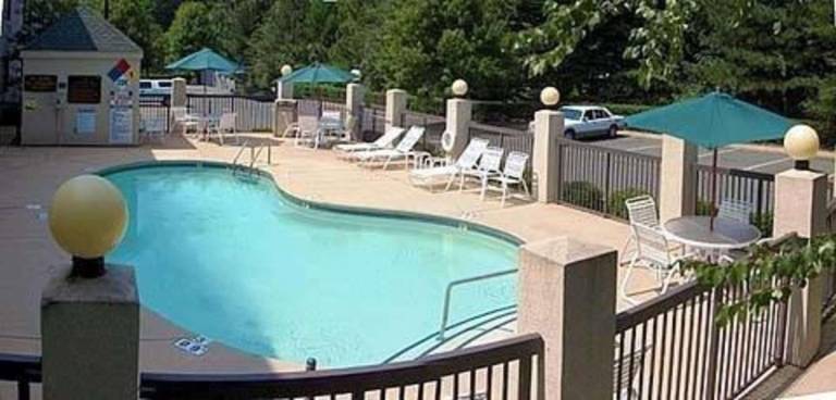 Sleep Inn Airport - Billy Graham Parkway — photo 4
