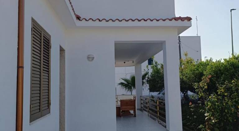 House with 3 rooms for 6 persons in Castelvetrano