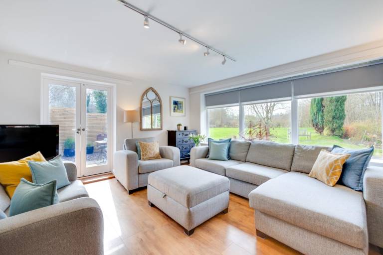 2 Bed in Tonbridge oc ts735