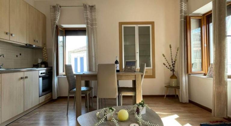 House with terrace — photo 2