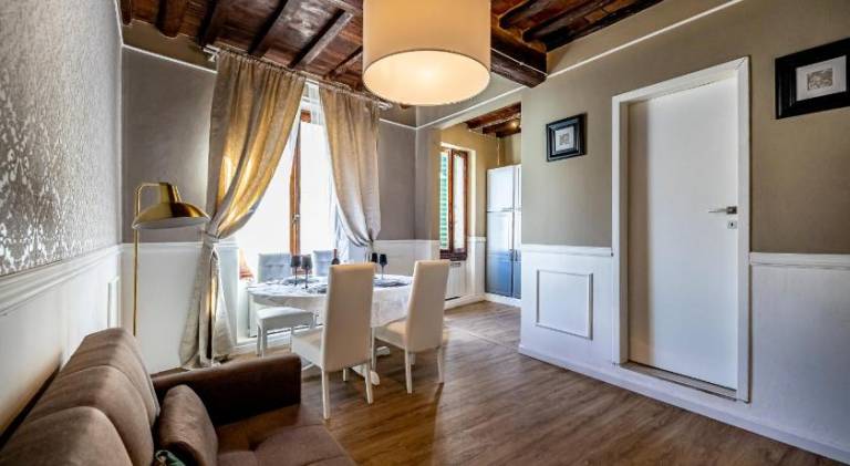 Holiday apartment with jacuzzi | Near Florence Cathedral | Good for workation | Pet-friendly in Santa Maria