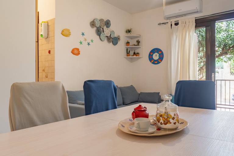 Holiday Home 'La Casa Del Bouganville' Near Beaches with Courtyard & Air Conditioning — photo 5