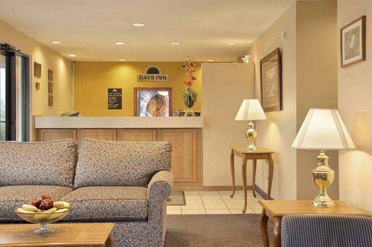 Days Inn by Wyndham Plainfield — photo 3