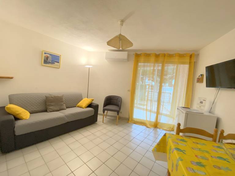 Sol-y-Days le Mathilde, Appartement en rez de jardin avec parking — photo 3