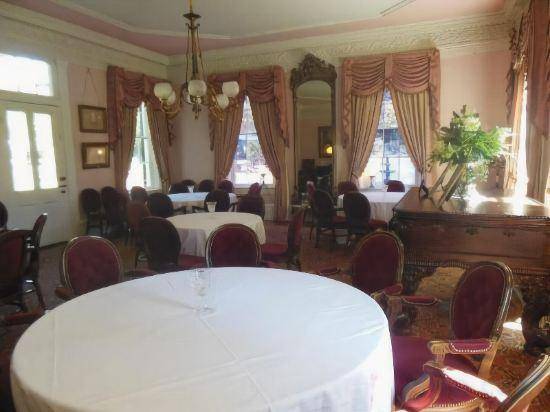 The Inn at Cedar Grove in Vicksburg, MS