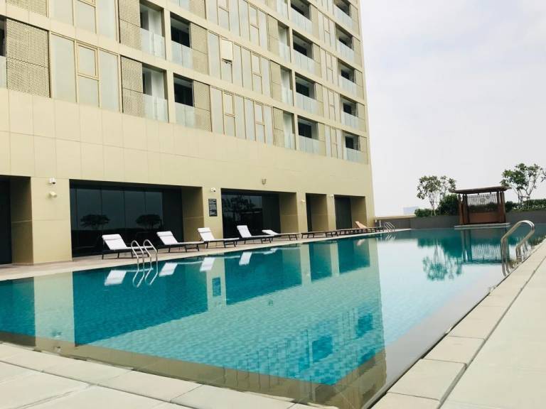 Big serviced apartment with terrace & pool | Close to Wat Botum | Pet-friendly — photo 5