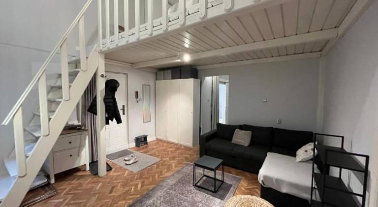Cozy apartment next to Opera — photo 2