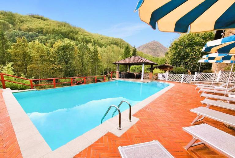 Farmhouse  Camporgiano