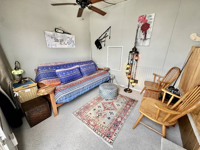 Whimsical 1/1 beach bungalow is a coastal gem — photo 3