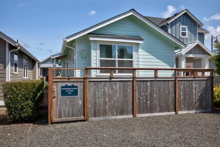 023 Whispering Waves Cottage — photo 4