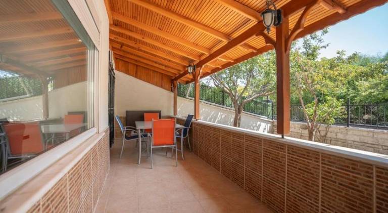Villa with yard & grill — photo 5