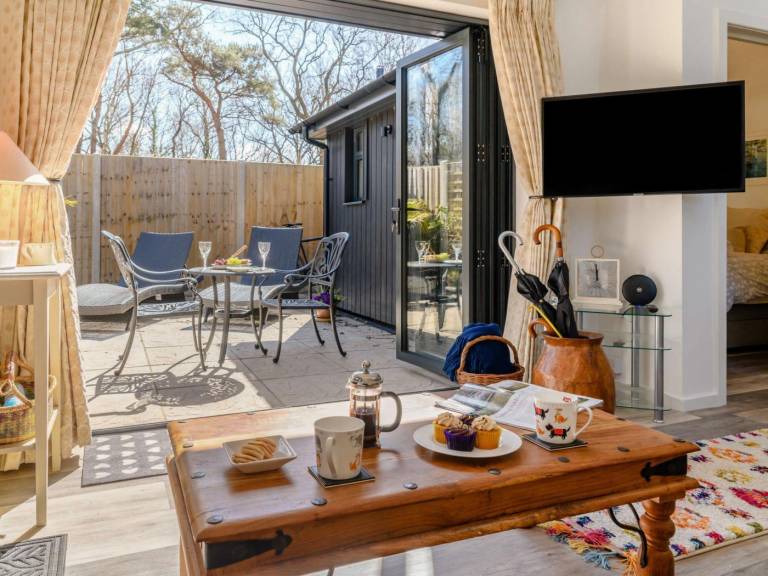 House with barbecue & yard | Pet-friendly — photo 5