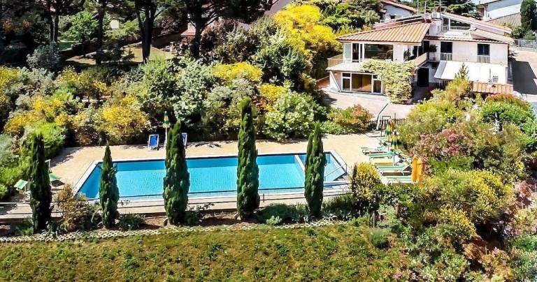 Villa  Capraia E Limite