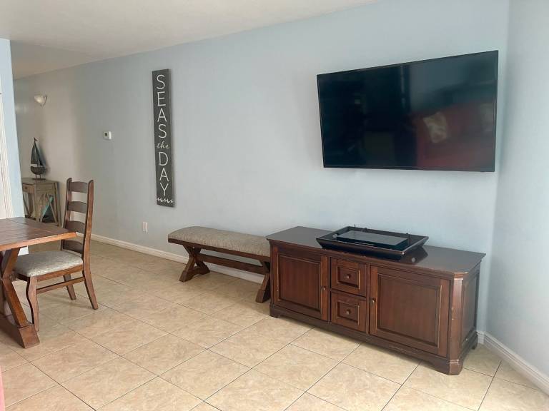 Condo with 1 room for 6 persons — photo 3