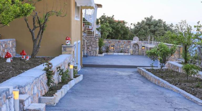 Villa with 2 rooms for 6 persons — photo 5